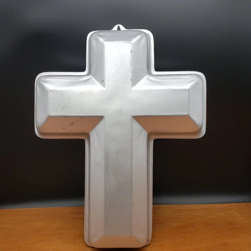 Vintage 1972 Wilton Cross Cake Pan 502-2592 Aluminum Mold 15.5x12x2 Korea